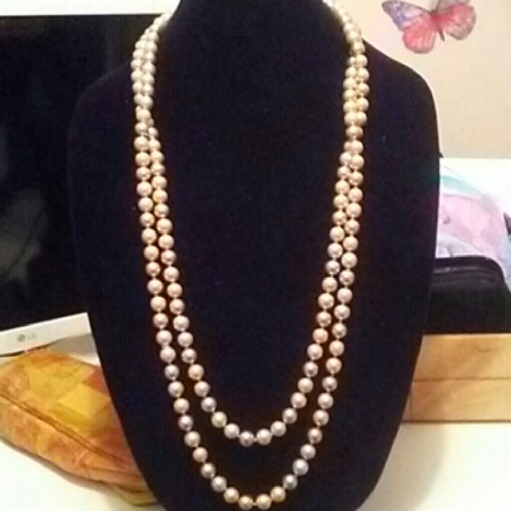 EXQUISITELY BEAUTIFUL FAUX PEARL NECKLACE 72"